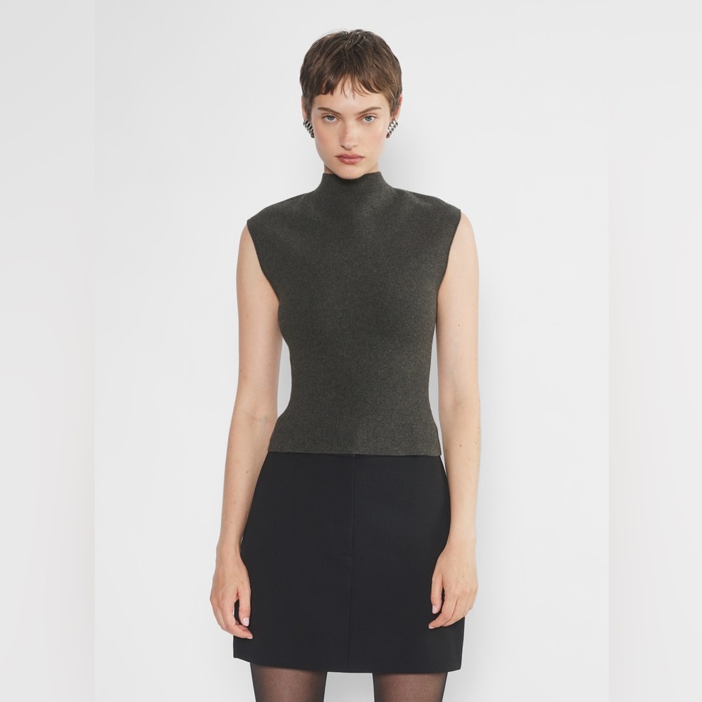 Aritzia Babaton Equilibrium Top